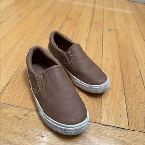 Sz 2 Brown Slip-On Kids Shoes